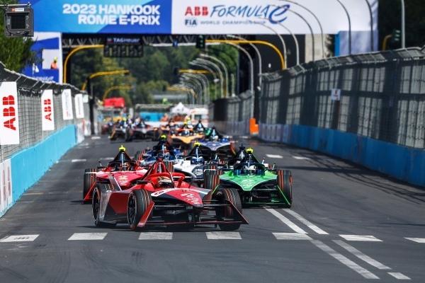 ABB FIAフォーミュラEシーズン9 第14戦イタリア・ローマ ジェイク・デニスの優勝でシリーズチャンピオンにグッと近づく