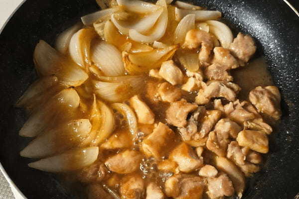 「新玉ねぎと鶏もも肉」あったら作って! ワンパンで完成の激ウマおかず