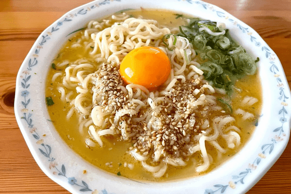 冷やしねぎ塩卵かけらーめん
