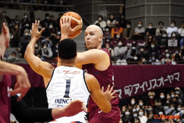 【Bリーグ】琉球が延長に持ち込み川崎に逆転勝利 岸本隆一3P６本ゲームを決定づけた「チームが劣勢の時にいかに仕事が出来るかをいつも思っている」