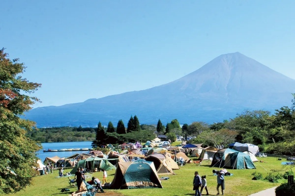 海、山、湖畔で出合う「絶景キャンプ場」12選