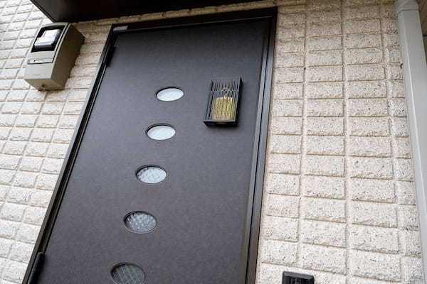 蚊のドア侵入を防いでくれる「鉄の箱」が最高… これはシーズン前に用意すべし