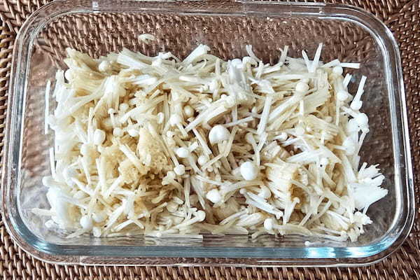 レンチンで爆ウマ! えのきで作る「ピリ辛おかず」でご飯何杯もいけちゃう