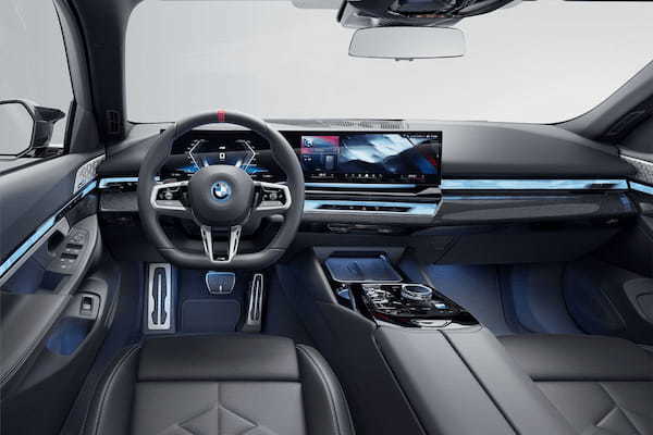 BMW 新型5シリーズに「ツーリング」を追加。EVの「i5ツーリング」も初投入【公式動画】