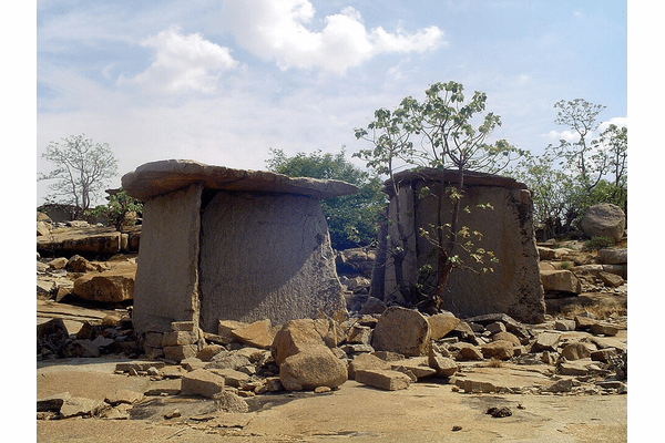 インドの辺境に「小人の村」が実在した？ 1000の石の家を建てた“失われた種族”の正体とは？の画像3