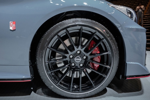 日産スカイライン400Rをベースにチューンした「スカイラインNISMO」と「スカイラインNISMO Limited」を発表