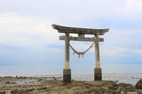 まさに今行かなきゃ！1年に1回の絶景が見られる「永尾剱神社」で始まった願いを届ける取り組みをご紹介します。