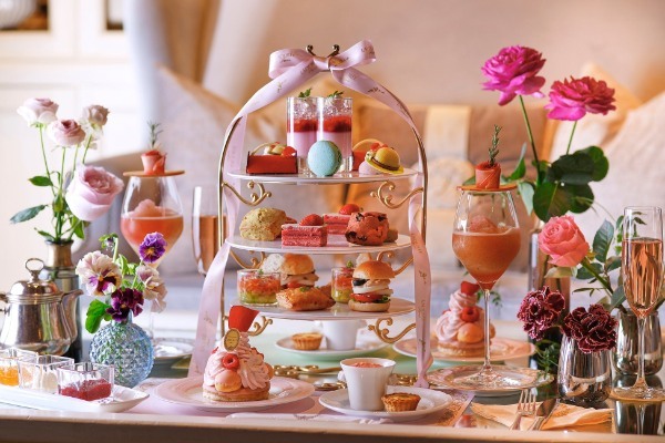 ストロベリーアフタヌーンティー with LADURÉE～マリー・アントワネットの世界～