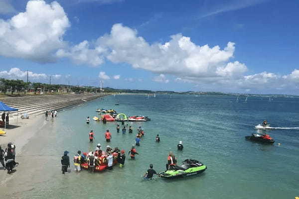 沖縄の海上を空中散歩。パラセーリングができるスポットやおすすめツアーをご紹介！