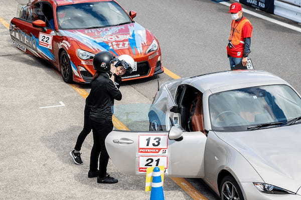 シミュレーターレッスン”のみ”で練習した女子3人が実車走行にチャレンジ！ 初走行で表彰台に・・・！？【ゲームから始まるモータースポーツ参戦計画 #3】