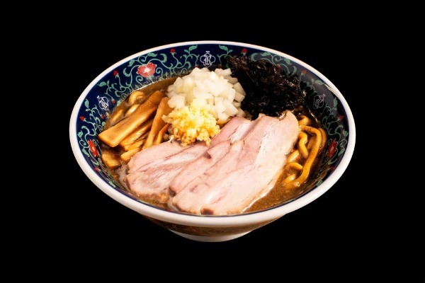 「宅麺.com」、長野県松本市で地元民に愛されるラーメン店『凌駕IDEA松本本店』の取り扱いを開始