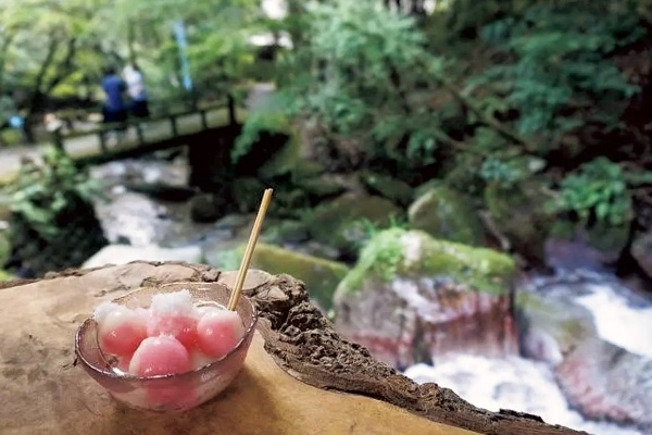 喫茶が旅の目的になる！わざわざ行きたい「絶景の清流喫茶」