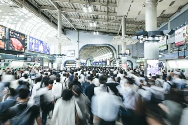 明日から仕事だと思うと憂鬱になる原因と対処法を徹底解説！
