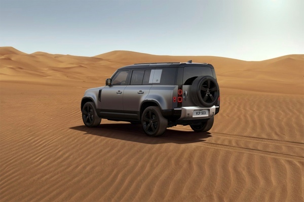 「DEFENDER EASTNOR DARKEDITION(ディフェンダー イースナー ダーク エディション)」を、限定170台で受注開始