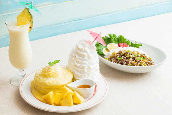 Eggs ’n Thingsから初夏にぴったりなハワイアンメニューが登場！「トロピカルパインパンケーキ」「カルアポークボウル」4月18日（火）～5月22日（月）まで販売