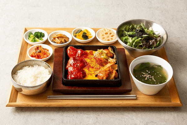 【新業態】ヘルシーさと満足感を兼ね備えた韓国料理専門店『韓食菜美 シクタン』がイオンモール各務原に3月16日(木)新規オープン！全メニューに5種類のキムチ&ナムルとチョレギサラダが付きます！