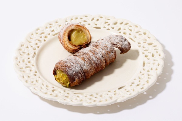 東京駅「エキュート」「グランスタ」 シュークリーム、ケーキ、パンも大集合! カスタードまみれ。幸せまみれ。「カスタードフェア」開催!