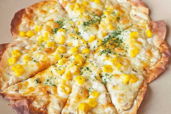 「餃子の皮で作るピザ」が想像以上に本格! 簡単すぎてリピ確定