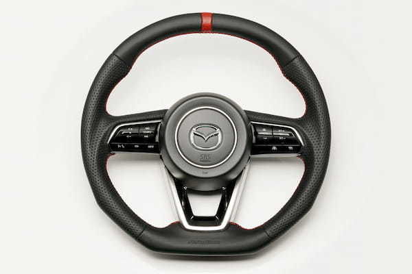 Autoexe、CX-60用フラットボトム仕様のスポーツステアリングホイール新発売