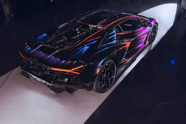 ランボルギーニ･レヴェルトのワンオフモデル｢オペラ･ウニカ｣､｢アート･バーゼル･マイアミ･ビーチ2023｣で鮮烈デビュー！