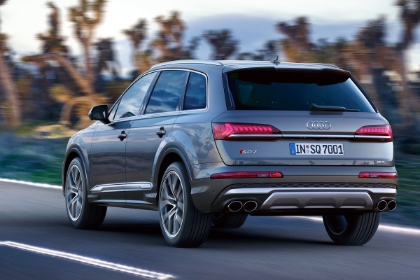 アウディ　フルサイズSUVに高性能のSQ7、SQ8を発売。V8型4.0Lツインターボを搭載