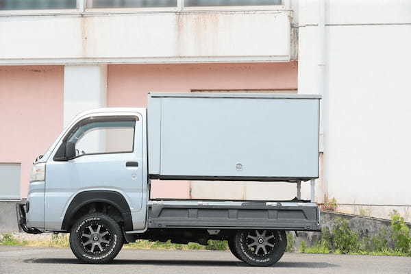 軽トラの荷台をもっと自由に!穴開け不要で脱着カンタンなキャリアフレーム