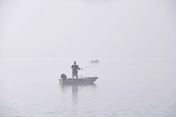 雨の日の釣りに最適な服装特集！必要な装備の選び方や快適に釣るための注意点も解説