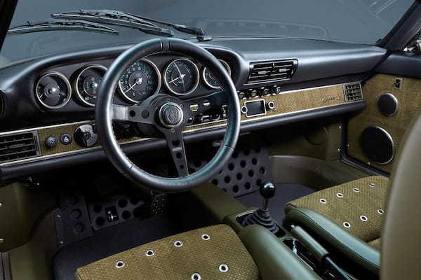 ポルシェ911(Type964)のレストアを手掛けるシンガー ヴィークル デザインが、コーンズとパートナーシップ契約を締結