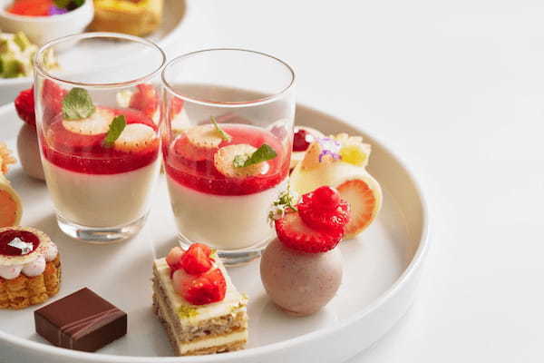 ショコラトリー「LE CHOCOLAT DE H」吉川美南店限定。完熟いちごを使った華やかなアフタヌーンティーが3月1日よりスタート!