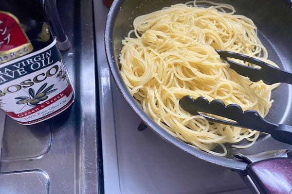 混ぜるだけのAosトラットリア「納豆と卵黄のパスタ」　濃厚さと爽やかさの極上ハーモニー