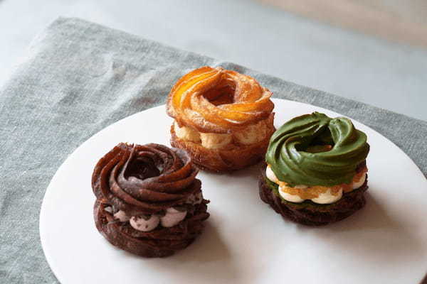 【koe donuts】バタークリームに爽やかなフルーツを組み合わせた春限定の新シリーズ『フルーツ バターサンド ドーナツ』が2月15日より登場