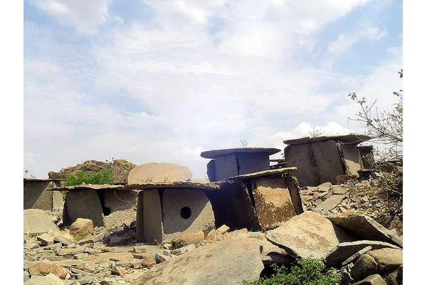 インドの辺境に「小人の村」が実在した？ 1000の石の家を建てた“失われた種族”の正体とは？の画像1