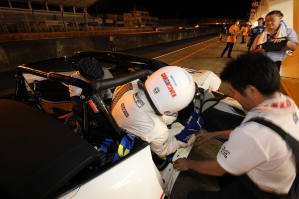 波乱のドラマが生まれた舞台裏…第34回メディア対抗ロードスター4時間耐久レース【#44 CD号参戦記】
