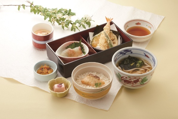 和食さと  期間限定!!  『鯛めし ～どっちが旨い鯛決～』がスタート!!