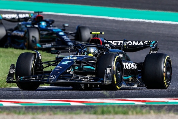 ルイス・ハミルトンの2023F1日本GP用ヘルメット・デザインを手がけた空山基さんインタビュー
