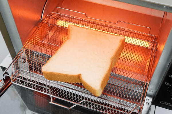 トーストは“こう焼く”のが正解だった サクふわ食感で劇的においしくなる