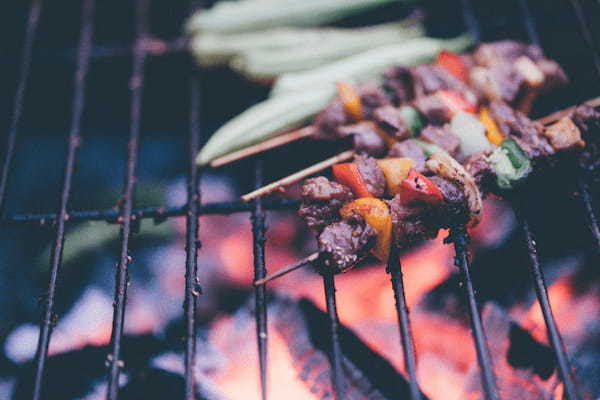 コーナンの焚き火台はBBQもできて一石二鳥。コスパよし、組み立て簡単で初心者に◎