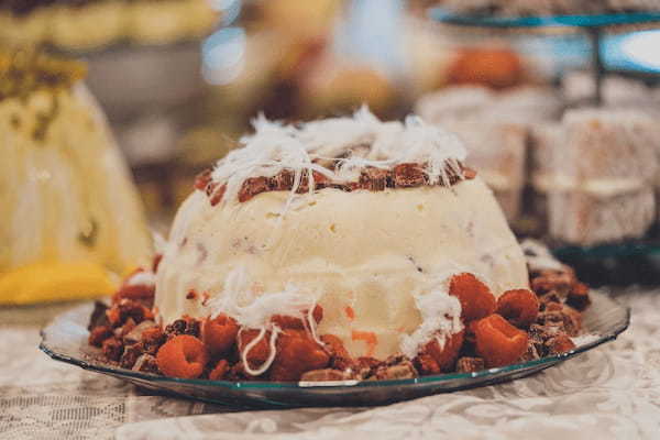イギリスでクリスマスの定番とされる「クリスマスプディング」とはどんな食べ物？用意はなんと、クリスマスの1ヶ月前から始まる！？