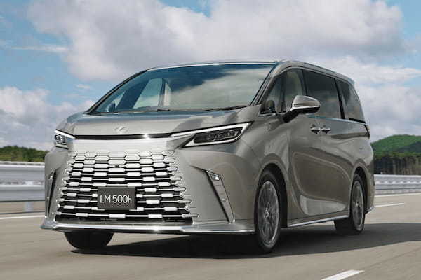 レクサス　最高級ミニバン「LM」を国内販売開始。ショーファードリブン御用達