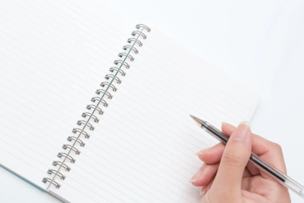 【医療秘書】の仕事内容とは？医療事務とは違う？年収や資格まで解説！
