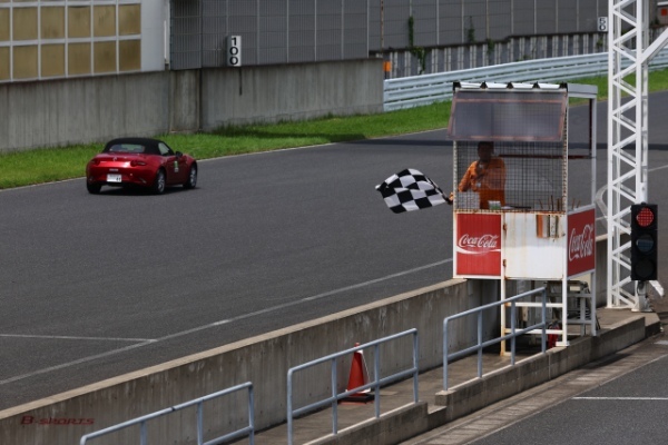 レーシングスーツ不要のレース!? 誰もがモータースポーツを気軽に楽しめる「マス耐」参戦記