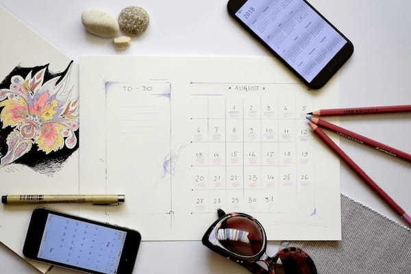 「年百年中」とはどんな意味?その類義語は?