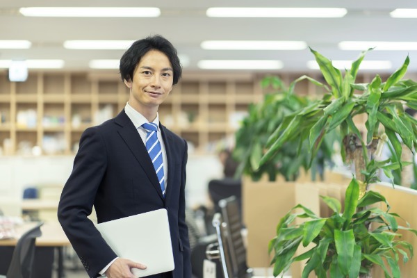 第二新卒と中途の違いは？転職にはどちらが有利？