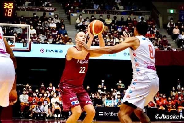 【Bリーグ】ファジーカス30得点12Reb「バスケットを愛しているので高いレベルでパフォーマンスしていくのが使命だと思っている」／Game2川崎が広島に勝利