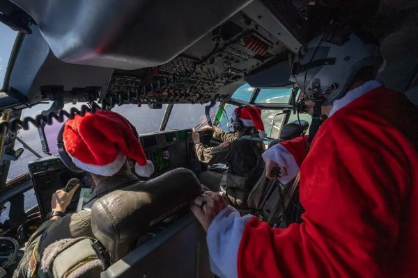 航空自衛隊C-130が参加 人道支援任務「クリスマス・ドロップ作戦」