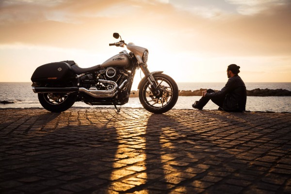 ワークマンのつなぎはバイクウェアとして使える！？気になるアイテムを深掘り！