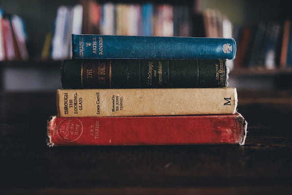 「温故知新」とはどんな意味の四字熟語?その用い方や由来、類義語は?