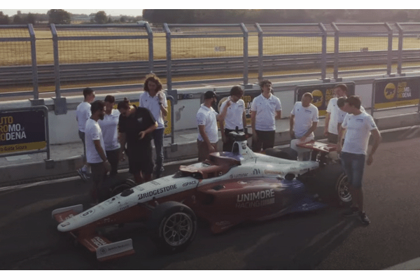 【衝撃】AIが人類に圧勝。自動運転レースカーが世界ラップレコードを粉砕の画像3