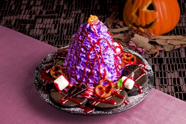 【Eggs ’n Things】今年のハロウィンはダークな雰囲気たっぷり！「ハロウィンパーティーパンケーキ」10月17日（火）～10月31日（火）まで販売