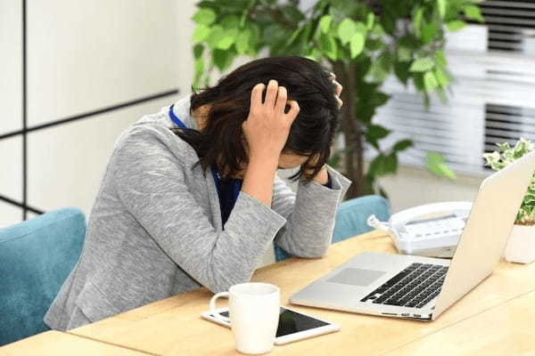 「おもむろに動き出した」がどんな動作か分かる？勘違いされやすい日本語『おもむろに』の使い方